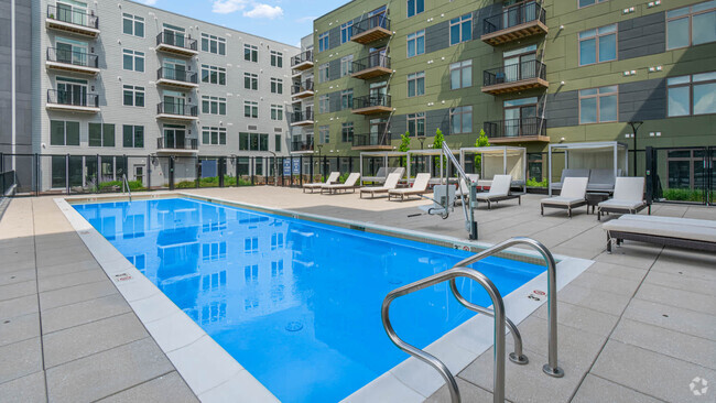 Swimming Pool - The Reserve at Burlington Rental