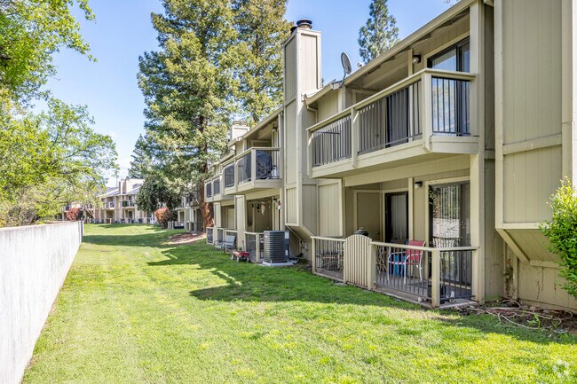 Espacio verde - Twin Creek Commons