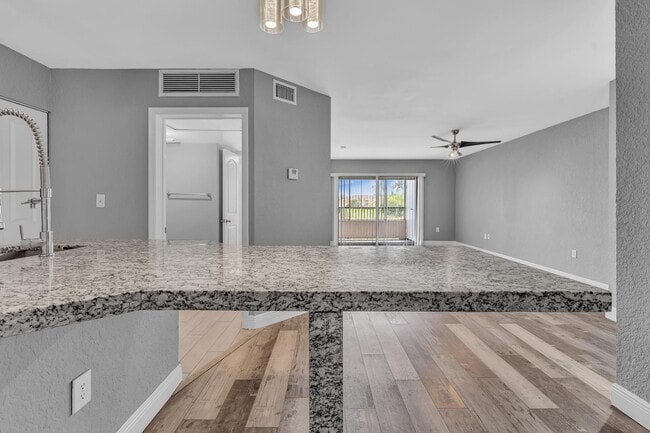 Photo - 2803 N Oakland Forest Dr
