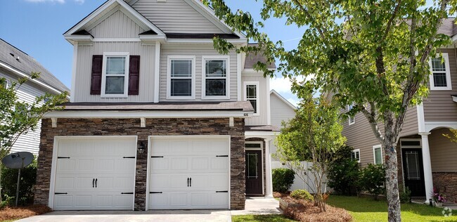 Building Photo - 635 Summer Hill Way Rental