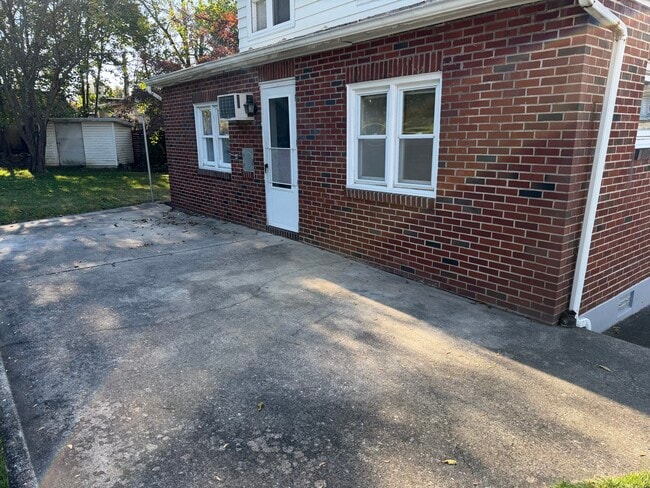 Photo - 1018 New Holland Rd Unit First Floor