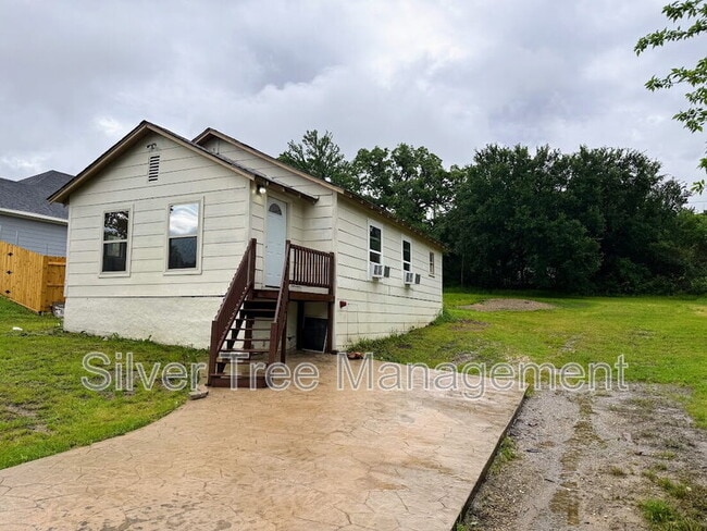 Building Photo - 506 W Parnell St Rental
