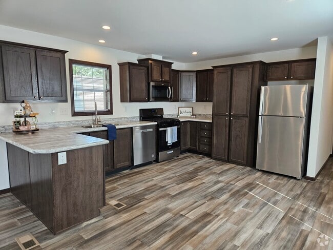 Building Photo - Stonegate MHP Rental