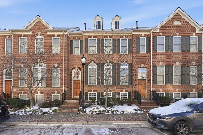 Building Photo - Welcome to luxury living in the heart of Tysons!