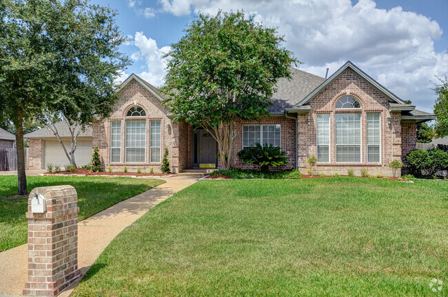 Building Photo - 715 Berry Creek Rental