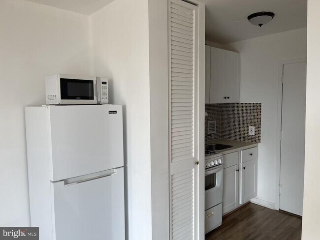 Photo - 950 25th St NW Unidad 1013-N