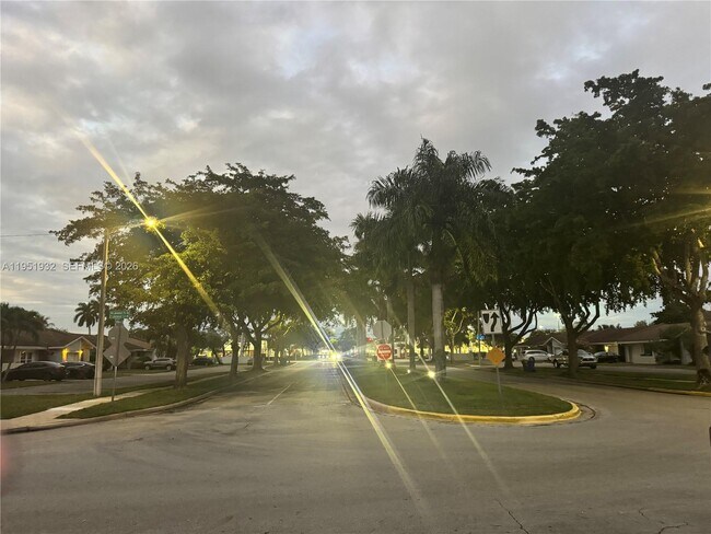 Photo - 5482 Lakewood Cir S