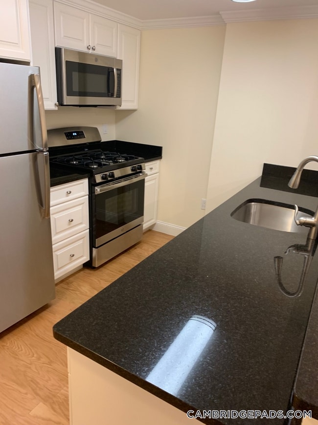 Building Photo - 22 Chauncy St