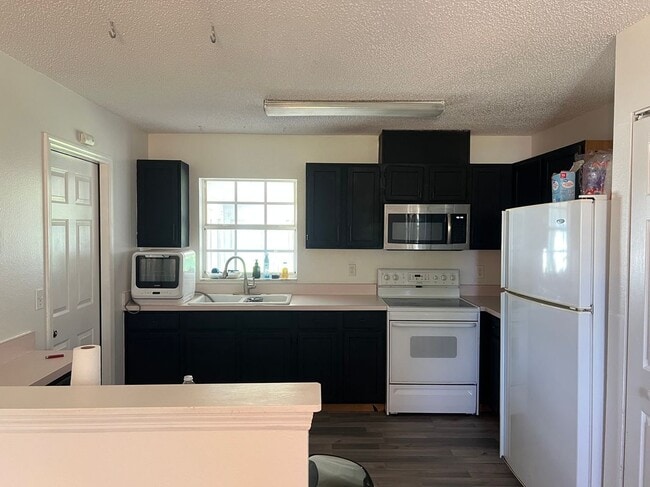 Photo - 215 Hedgewood Ave