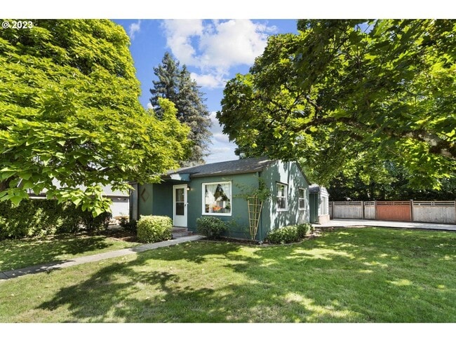 Photo - 3Bd/1Ba Mid Century Home In Canby~ A/C, 2 Additional Storage, and Spacious Yard!!!