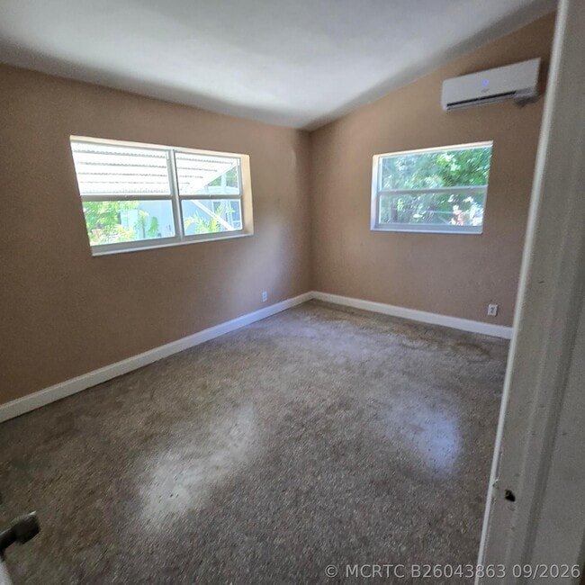 Photo - 830 SW 14th St Unit 2