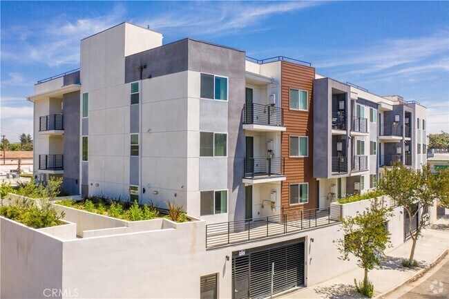 Building Photo - 12147 Magnolia-310-310 Unit 310-310 Rental