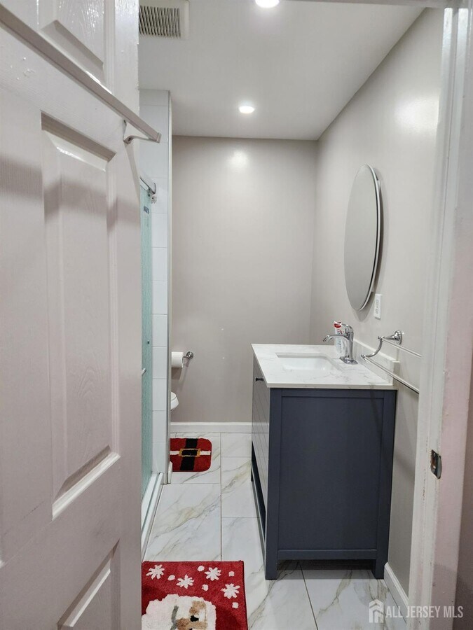 Photo - 149 Lewis St