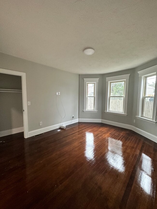 Photo - 42 Irwin St Unit 2