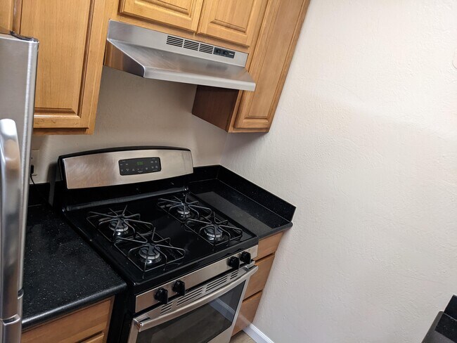 Photo - Alma Street Apartments Unit 3053