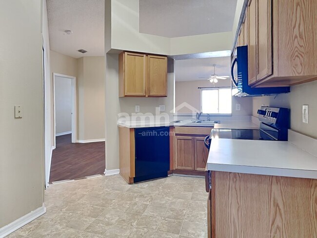 Photo - 3144 Summer House Dr