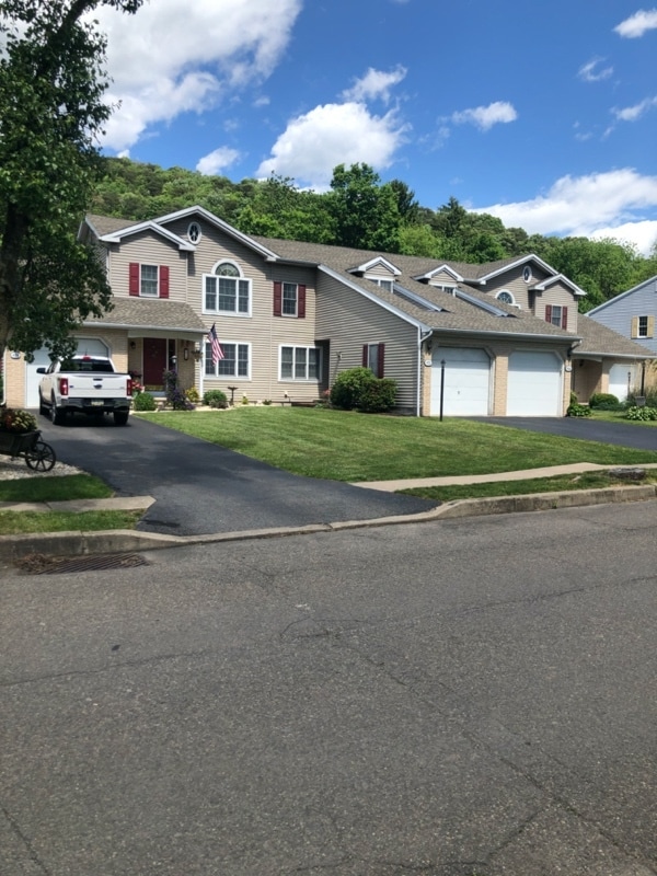 Photo - 470 Meadow Ln