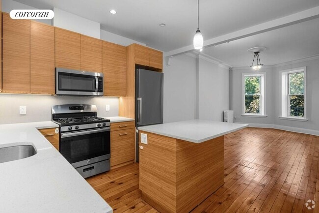 Building Photo - 402 2nd St Rental