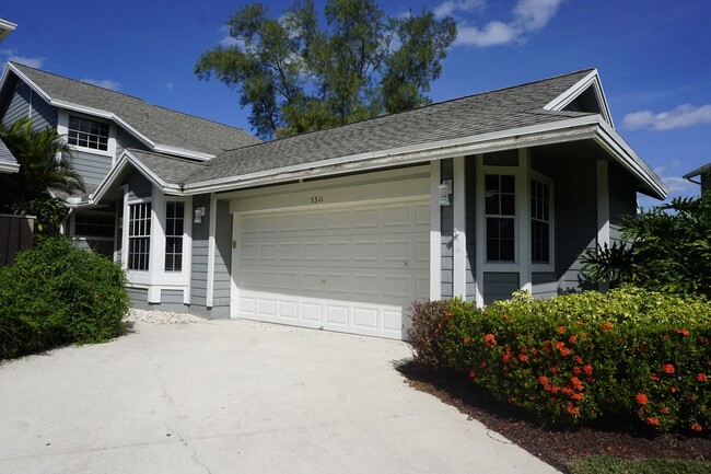 3Bed/ 2.5Bath/ 2 car garage LAKEFRONT Home... - 3Bed/ 2.5Bath/ 2 car garage LAKEFRONT Home...