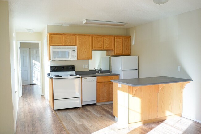Building Photo - St. John's-Renovated 1-Bedroom Awaits Your Arrival! Unit 35-07