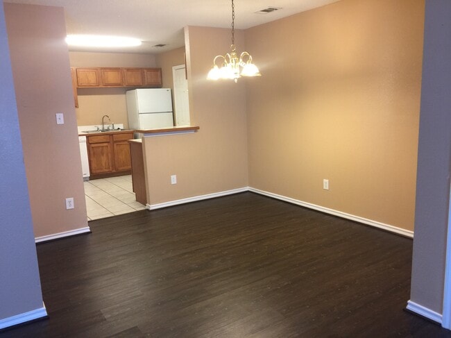 Photo - 3015 Flask Dr