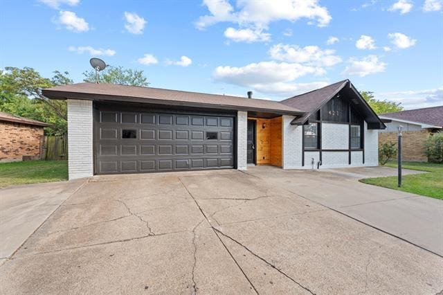 Photo - 421 Parkvale Ln