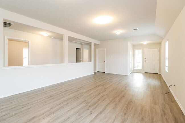 Photo - 2650 Lina Dr