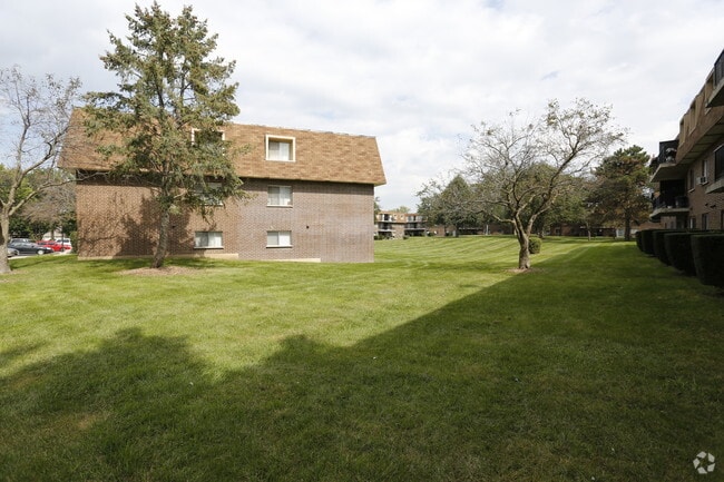 Patio - Lorlyn of Batavia