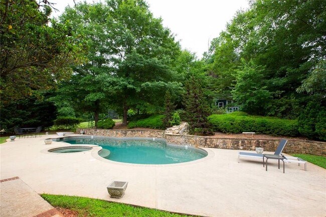 Photo - 2531 Old Salem Cir SE