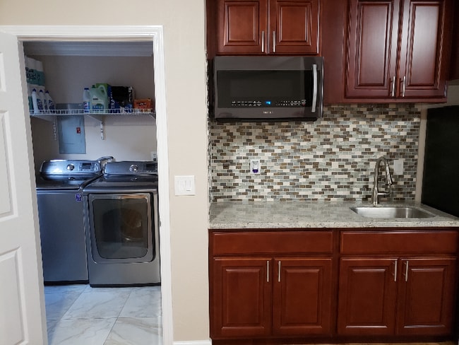 Photo - 3133 Teddington Dr