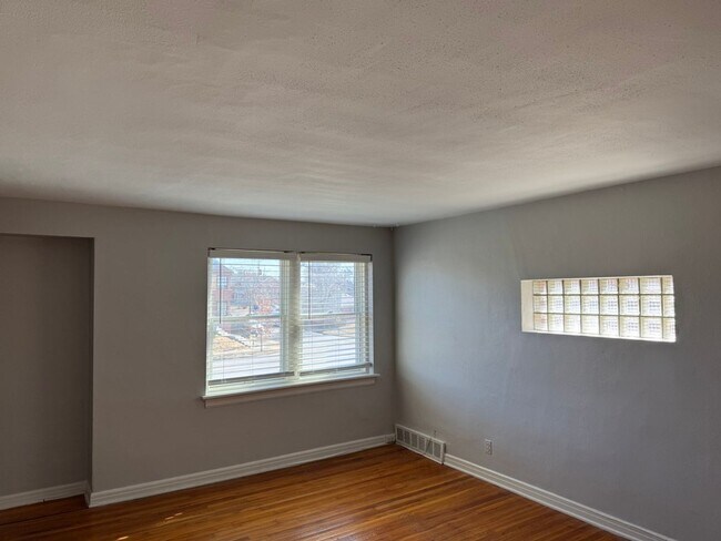 Photo - 4519 Jamieson Ave Unit 4519-2S Jamieson