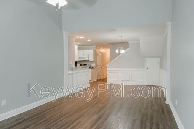 Photo - 1011 Coveside Trl