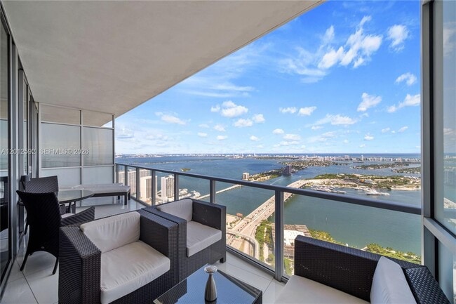 Building Photo - 1100 Biscayne Blvd Unit 5802