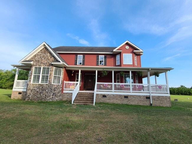 Building Photo - 195 Tennis Ranch Rd