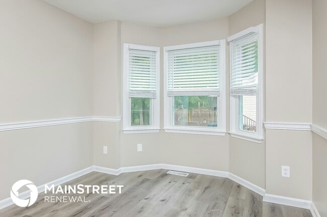 Photo - 208 Redberry Dr