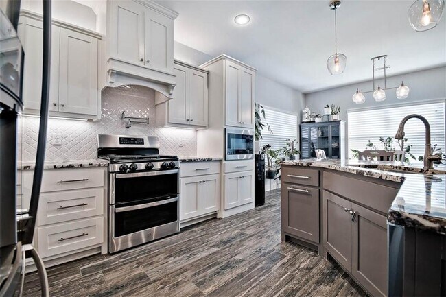 Photo - 10125 Raindrop Ln