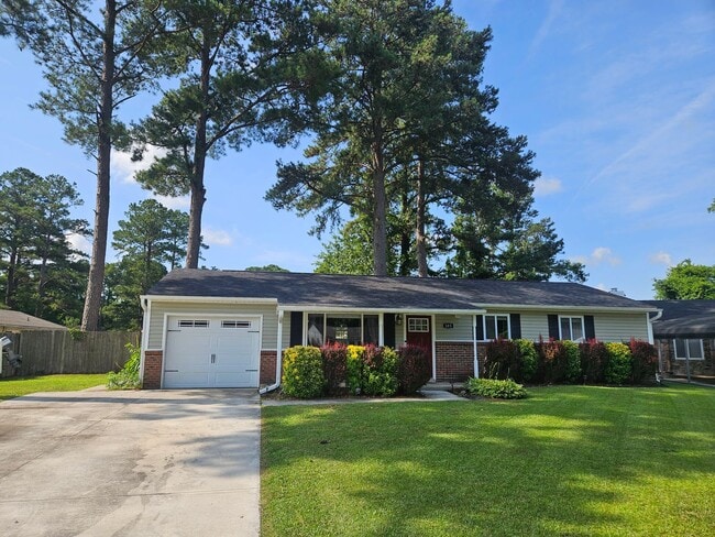 Building Photo - Well Kept 3 Bedroom Home Off Of Gum Branch Rd.