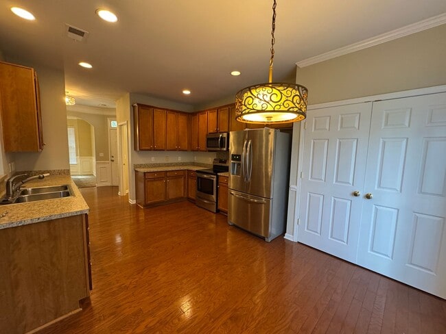 Photo - MOVE-IN READY! **Move-in Special** $250 of...