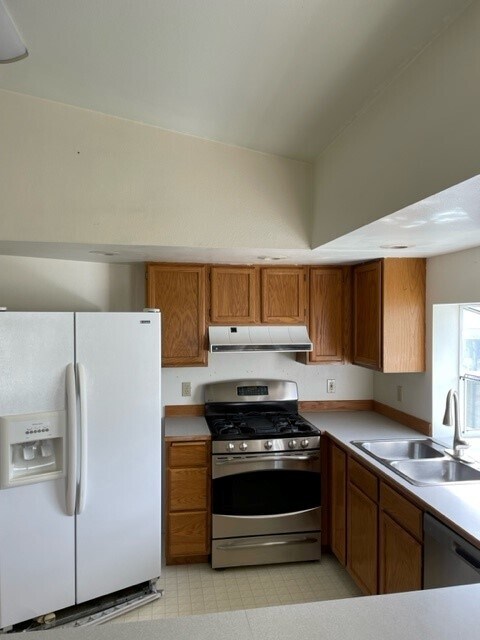 Photo - 301 W Helena Ave