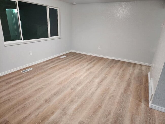 Photo - Roy 4-plex 2014 Unidad 3