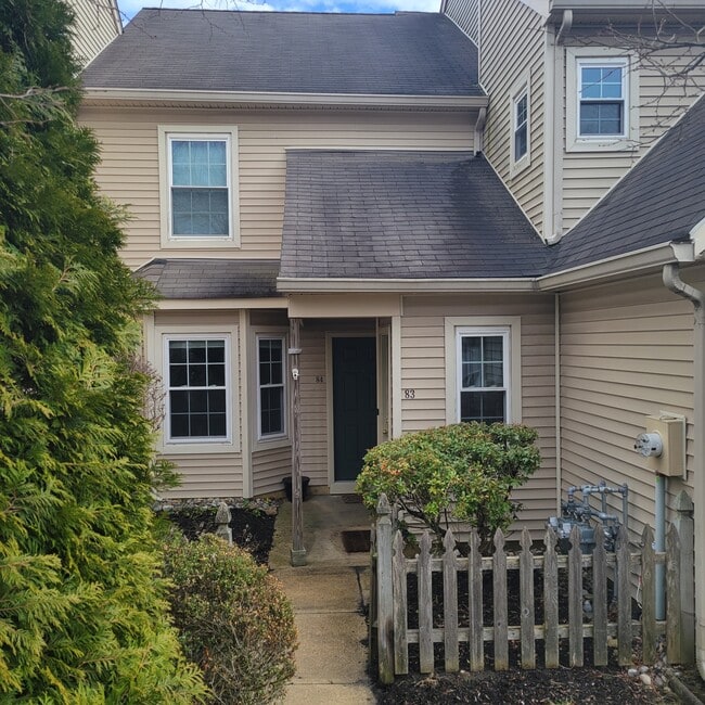 Photo - 84 Woodlake Dr