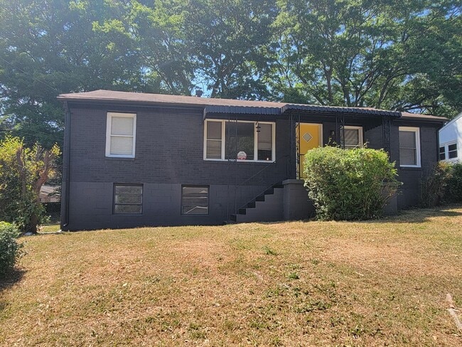 Photo - 3 Bedroom Brick Ranch on Basement/5 Min Drive to Downtown Atlanta