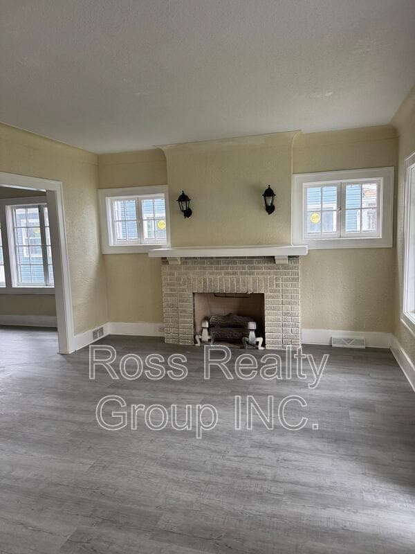 Photo - 1420 Addington Rd