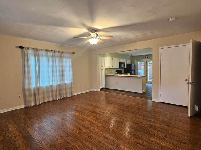Building Photo - 535 Marjorie Mae St Unit 535 Marjorie Mae Street Rental