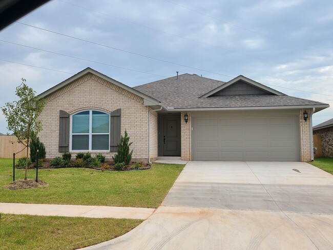 Building Photo - Open floor plan, Fridge included, fully fenced yard, neighborhood playground.