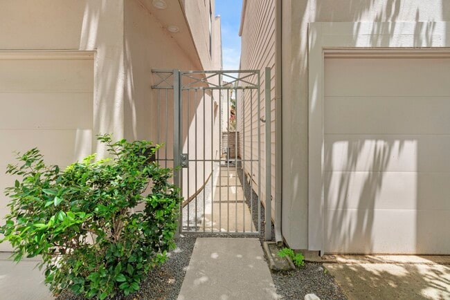 Photo - 1410 Knox St