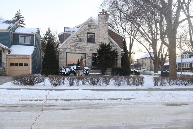 Photo - 637 S Shore Dr