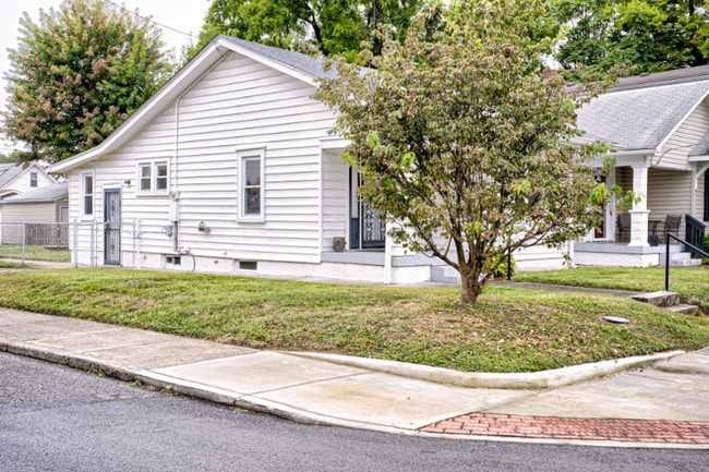 Photo - 1028 Forrest St