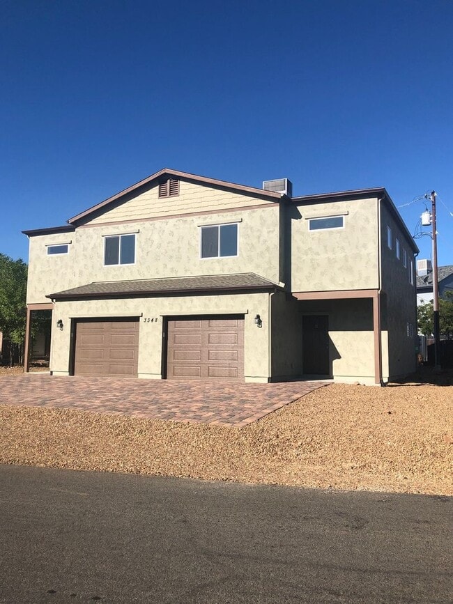 Building Photo - 3348 N Yavapai Rd E Unit B