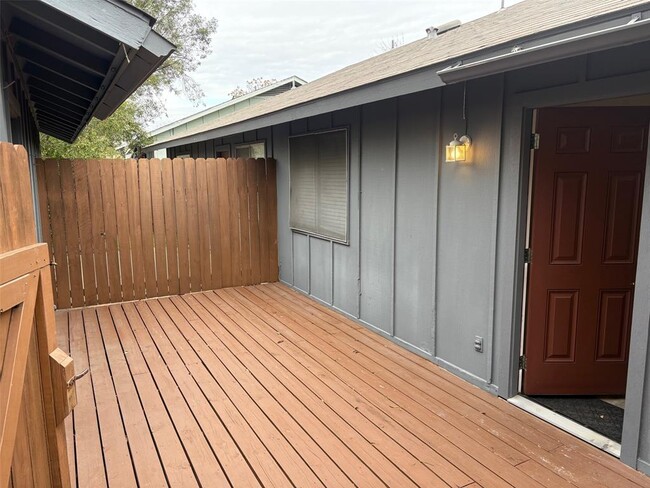 Photo - 317 W William Cannon Dr